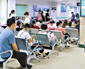 盈通配资 实地探访医院和社区：“感觉武汉人的心都打开了”
